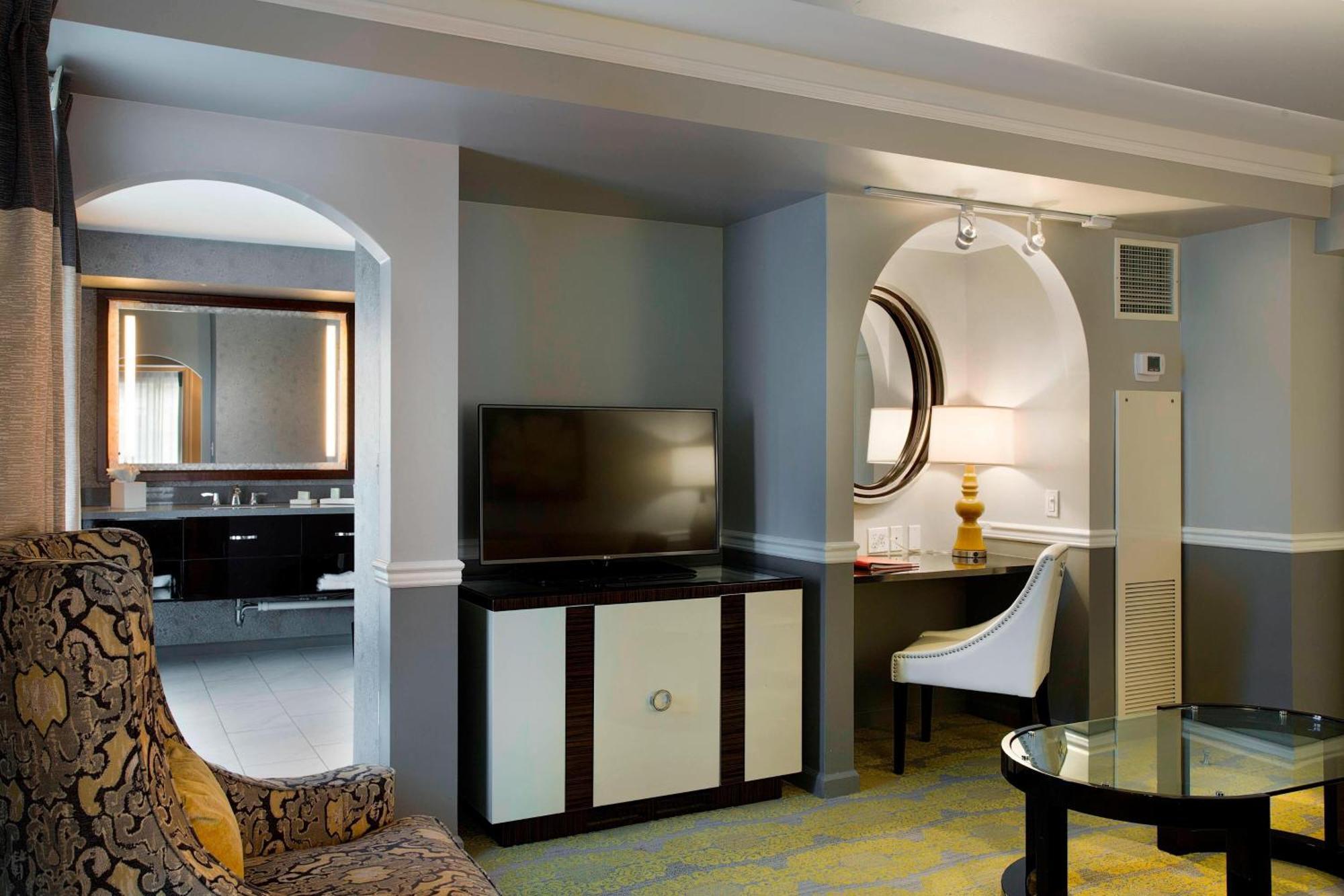 Ambassador Hotel Tulsa, Autograph Collection Extérieur photo